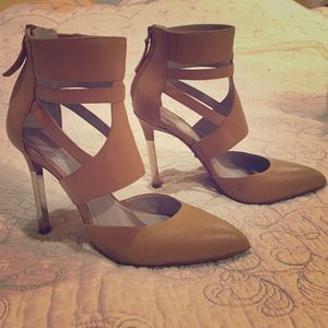 Pour la Victoire high hill shoes